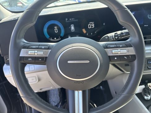 Used 2025 Hyundai Kona SEL FWD image 23