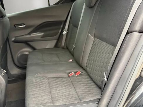 Used 2022 Nissan Kicks SV FWD image 11
