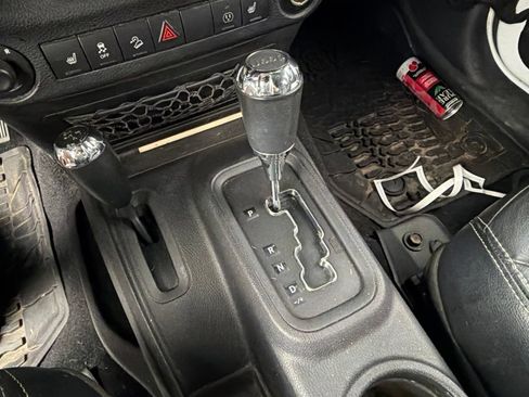 Used 2014 Jeep Wrangler Unlimited Sahara w/ Mopar Chrome Edition Group AWD/4WD image 15