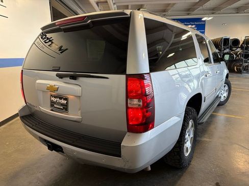 Used 2013 Chevrolet Suburban LT w/ Luxury Package AWD/4WD image 5