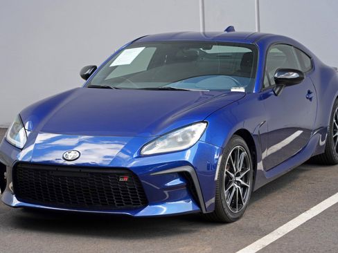 Used 2022 Toyota GR86 RWD image 39