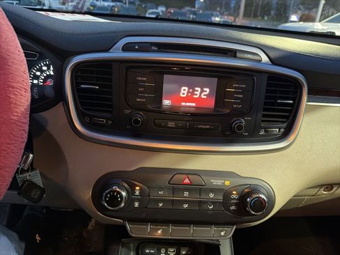Used 2016 Kia Sorento LX w/ LX Convenience Package AWD/4WD image 10