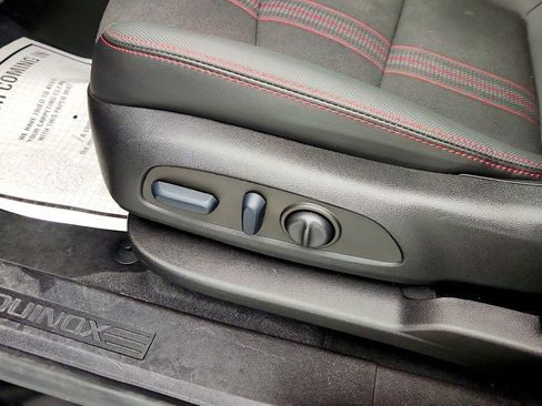 Used 2022 Chevrolet Equinox RS w/ LPO, Floor Liner Package image 10