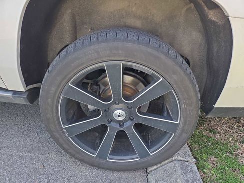 Used 2019 Cadillac Escalade ESV Platinum image 5