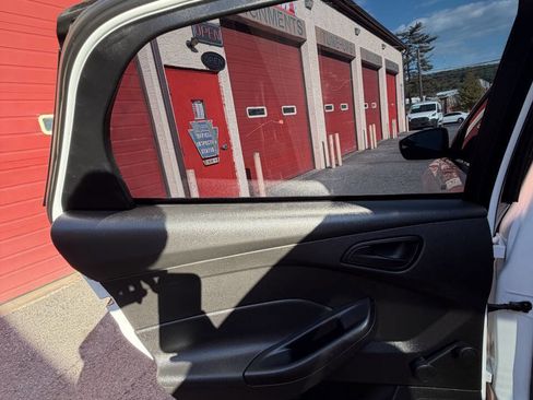 Used 2018 Ford Focus S FWD image 17