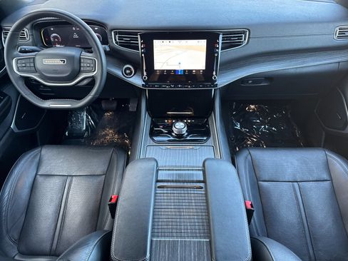 Used 2024 Jeep Wagoneer Series II w/ Flexible Seating Group AWD/4WD image 15