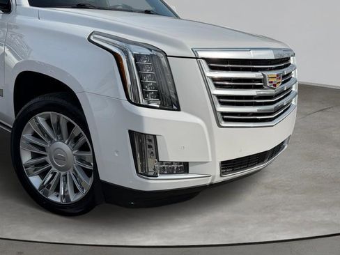 Used 2018 Cadillac Escalade Premium Luxury w/ LPO, Radiant Package image 10
