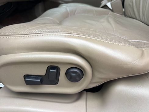 Used 2002 Buick Park Avenue Base 4dr Sedan w/ Prestige Pkg image 30