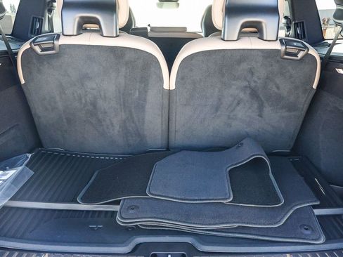 New 2026 Volvo XC90 B6 Ultra image 29