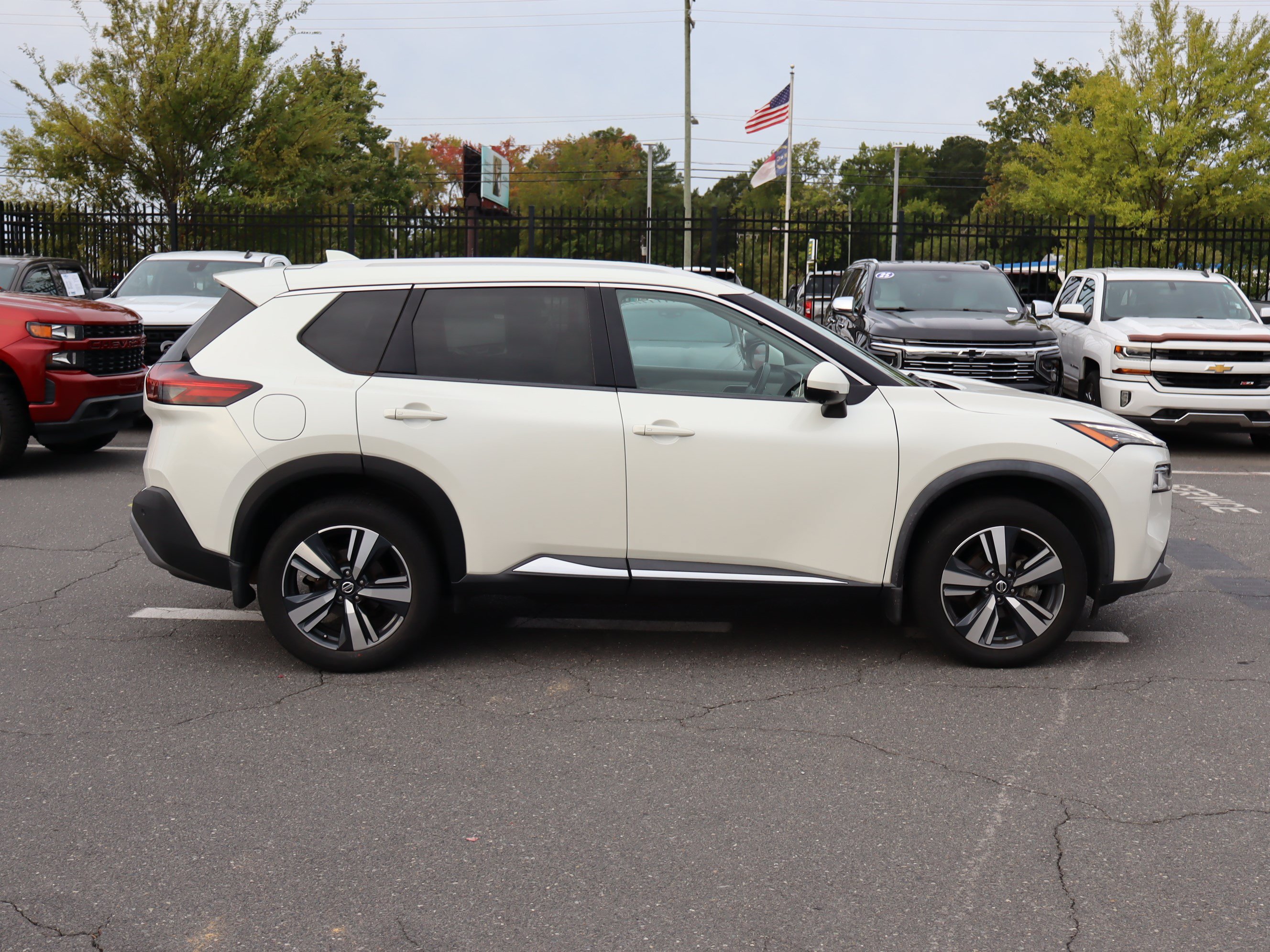 Used 2021 Nissan Rogue SL FWD image 11