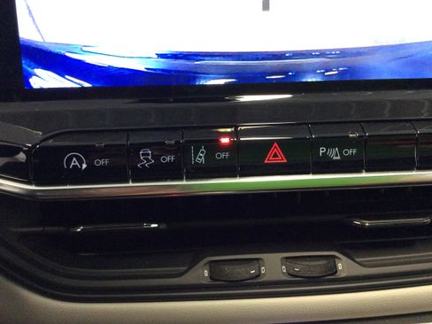 Used 2024 Jeep Compass Limited image 28