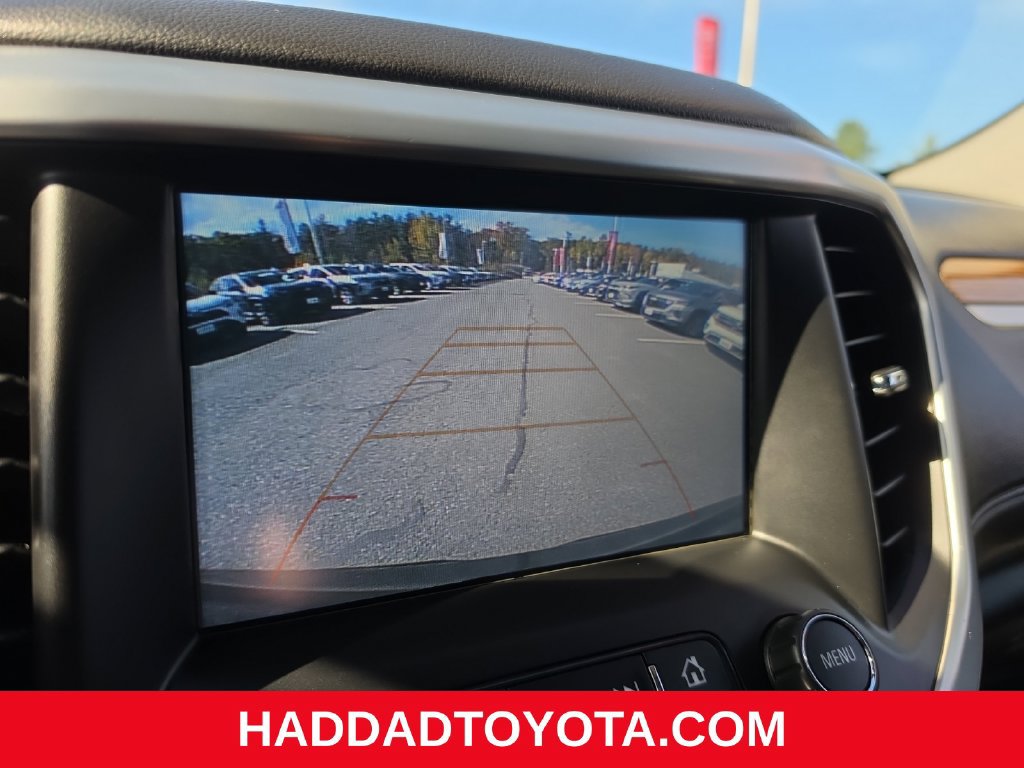 Used 2018 GMC Acadia SLE w/ Driver Alert Package I AWD/4WD image 19