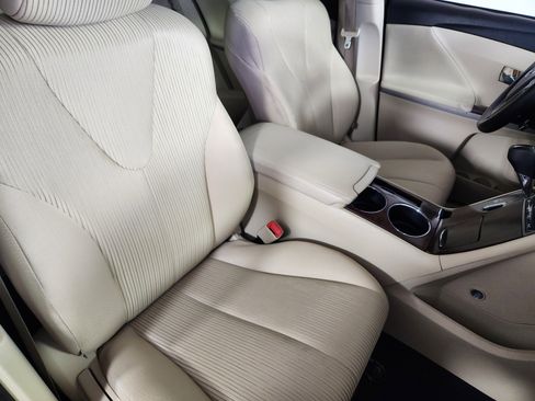 Used 2014 Toyota Venza LE w/ LE Convenience Package image 10