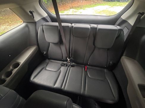 Used 2026 Kia Carnival FWD image 31
