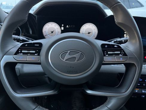 Used 2025 Hyundai Elantra SEL image 28