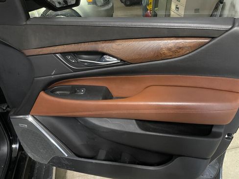 Used 2015 Cadillac Escalade ESV Premium image 20