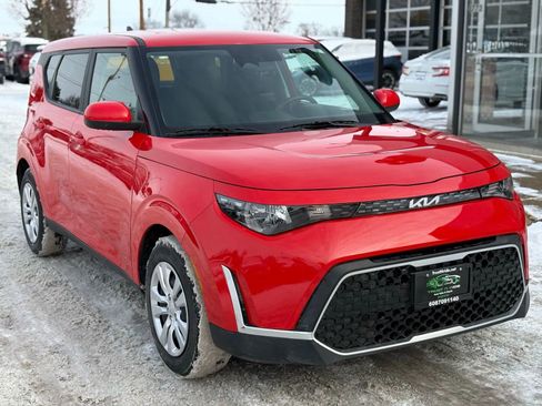 Used 2025 Kia Soul LX image 1