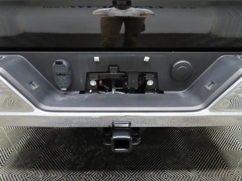 Used 2024 GMC Sierra 1500 SLT w/ SLT Convenience Package image 36