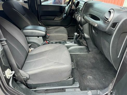 Used 2018 Jeep Wrangler Sport image 38