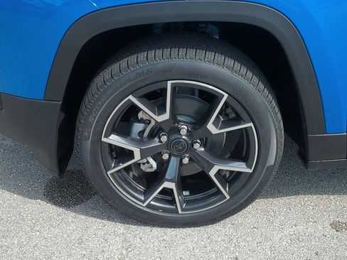 New 2026 Jeep Cherokee Overland image 11