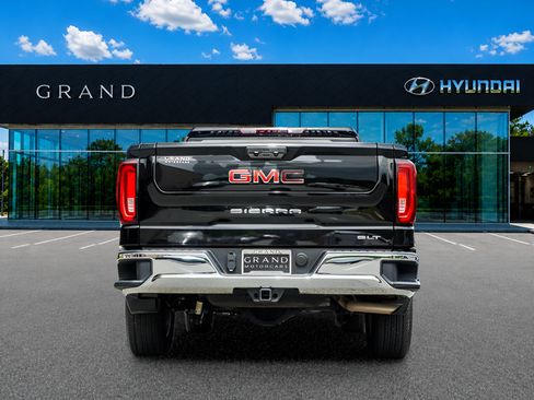 Used 2025 GMC Sierra 1500 SLT AWD/4WD image 5