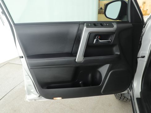 Used 2021 Toyota 4Runner SR5 image 9