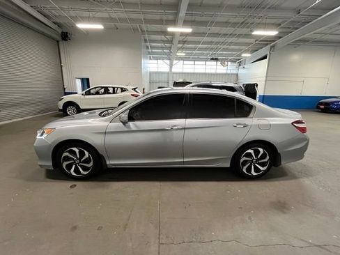 Used 2016 Honda Accord EX-L image 6