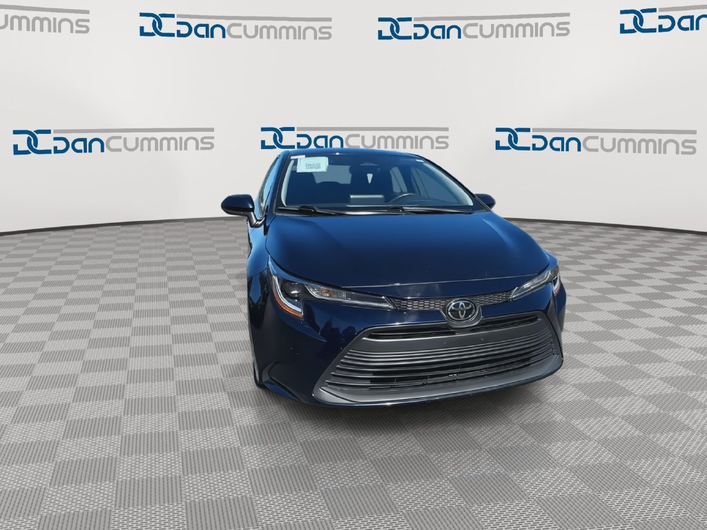 Used 2025 Toyota Corolla LE FWD image 3