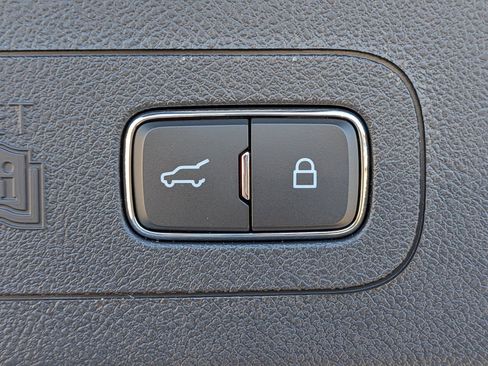 Certified 2025 Lincoln Aviator Reserve image 16