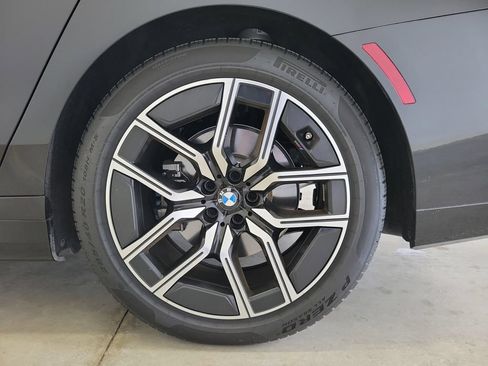 Used 2025 BMW 740i RWD image 10