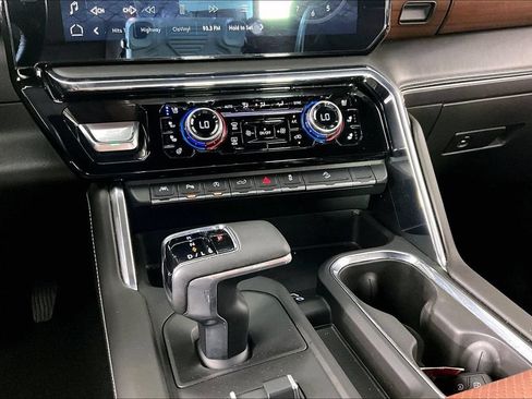 Certified 2025 GMC Sierra 1500 Denali Ultimate AWD/4WD image 9