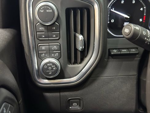 Used 2020 GMC Sierra 2500 AT4 w/ AT4 Premium Package image 39