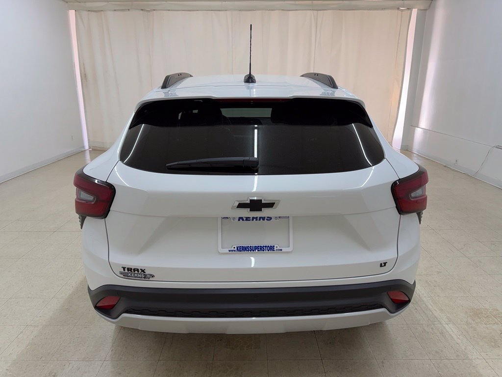 Used 2026 Chevrolet Trax LT w/ Driver Confidence Package FWD image 4