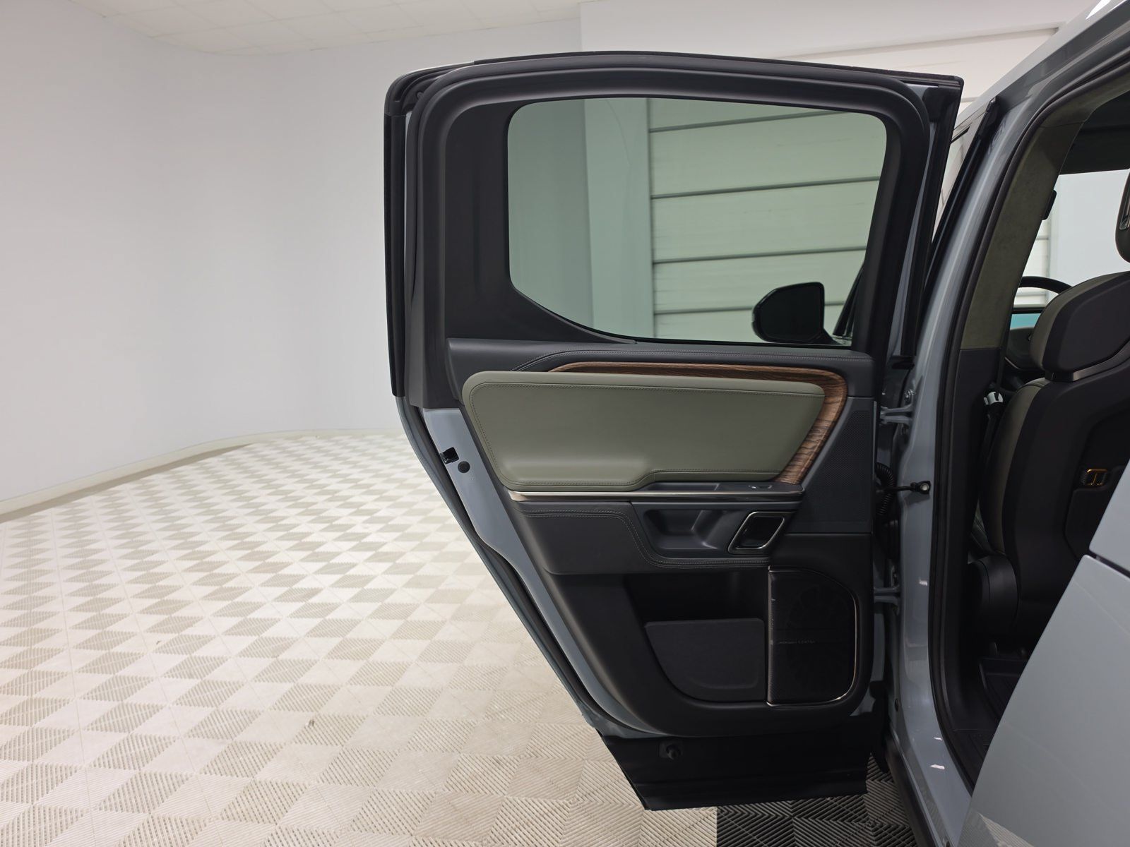 Used 2023 Rivian R1T Adventure Quad AWD/4WD image 17