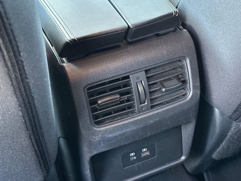 Used 2023 Nissan Rogue SV image 14