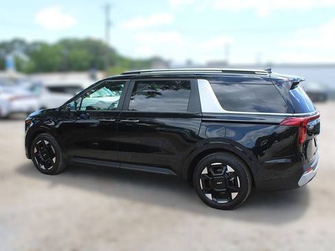 Used 2025 Kia Carnival EX FWD image 16