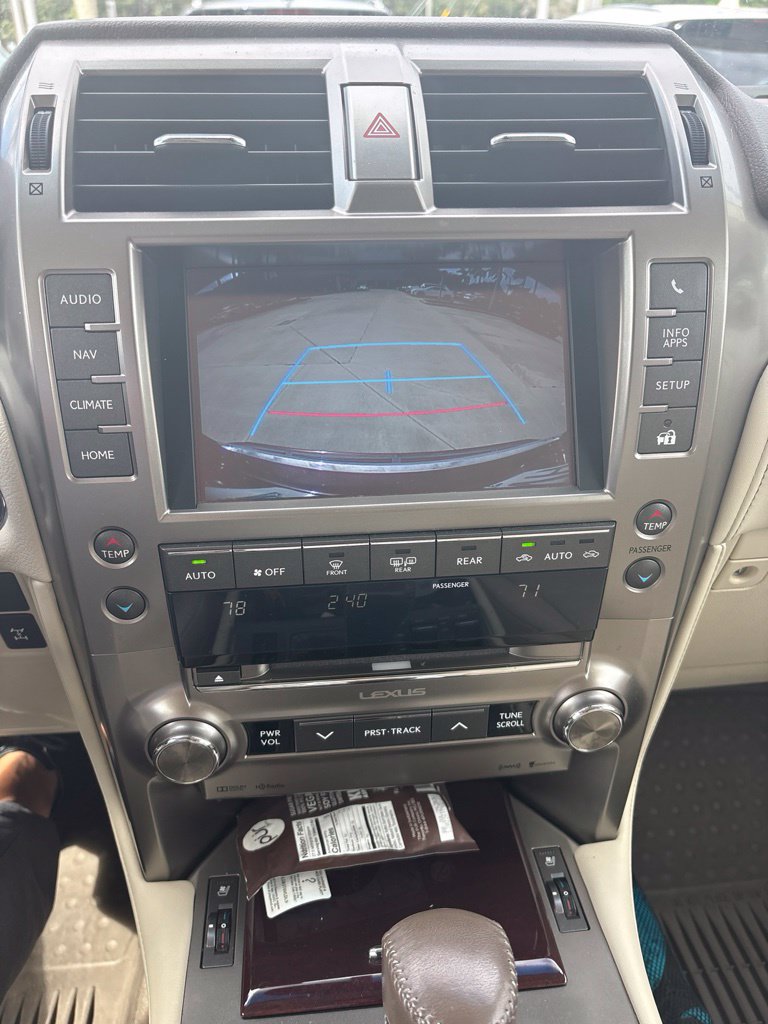 Used 2015 Lexus GX 460 w/ Premium Package AWD/4WD image 4