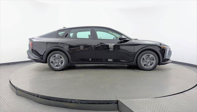 Used 2025 Kia K4 FWD image 9