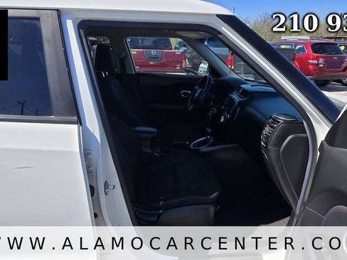 Used 2018 Kia Soul + FWD image 13