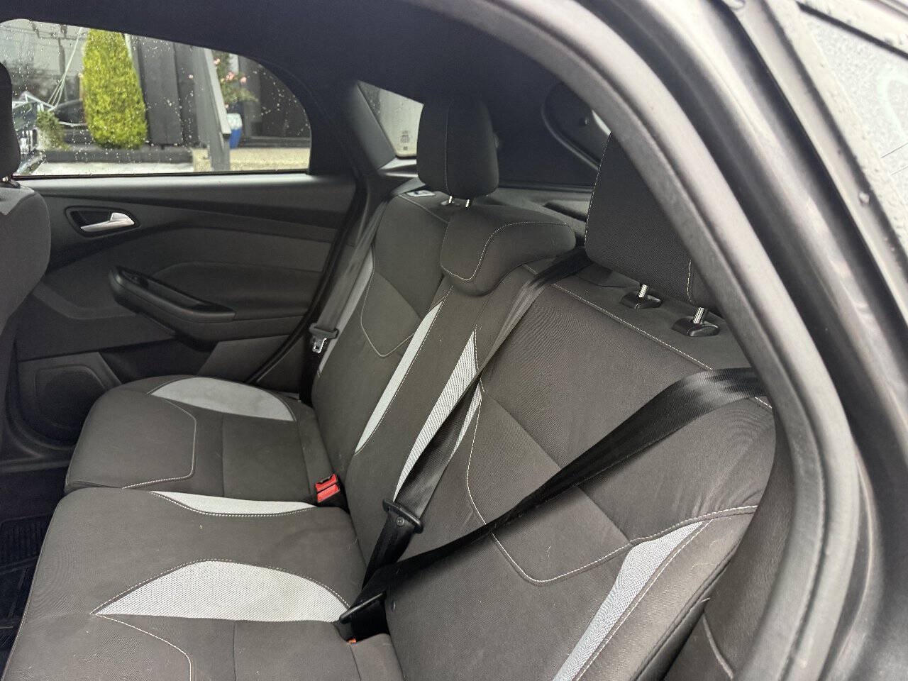 Used 2018 Ford Focus ST FWD image 9