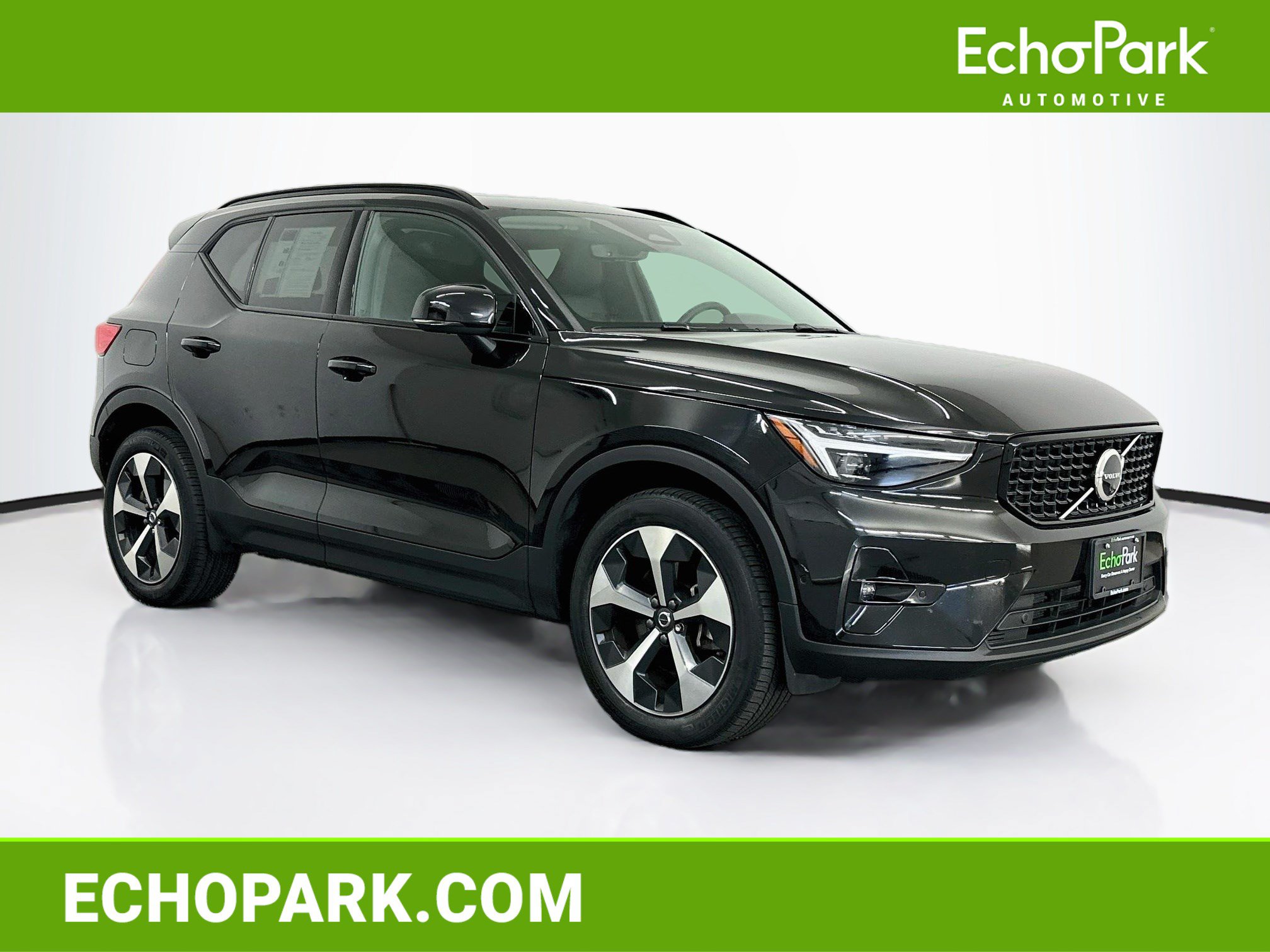 Used 2026 Volvo XC40 B5 Plus AWD/4WD image 1