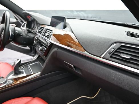 Used 2018 BMW 330i xDrive Sedan w/ Convenience Package image 20