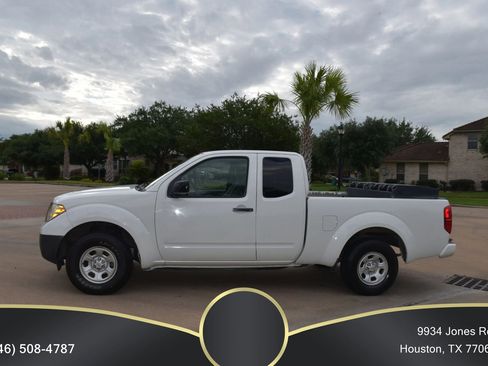Used 2018 Nissan Frontier S image 5