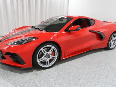 Used 2021 Chevrolet Corvette Stingray Preferred Cpe w/ Z51 Performance Package image 3