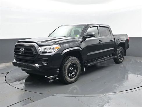 Used 2022 Toyota Tacoma SR image 2