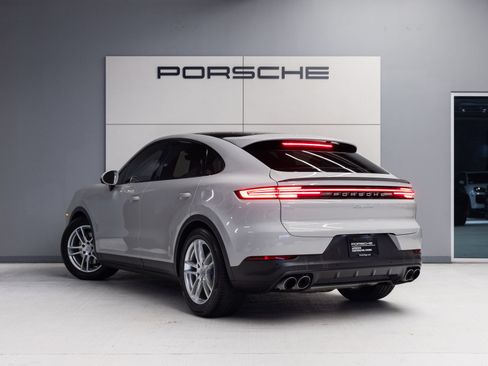 Certified 2024 Porsche Cayenne Coupe AWD/4WD image 3