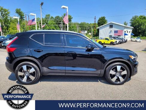 Used 2020 Volvo XC40 T5 Momentum w/ Protection Package image 8