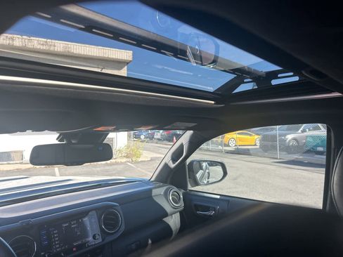 Used 2018 Toyota Tacoma TRD Sport w/ TRD Premium Sport Package image 37