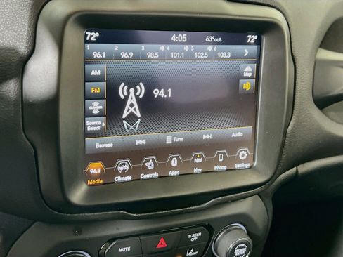 Used 2022 Jeep Renegade Latitude w/ Convenience Group AWD/4WD image 15