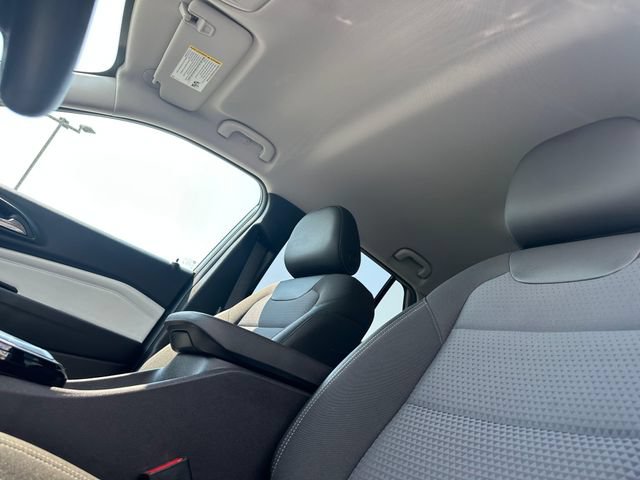 Used 2025 Chevrolet Trax LT FWD image 10